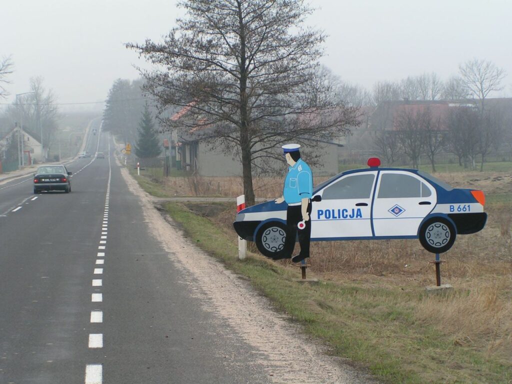 dummy of a police car in Bialogorze (E30), Poland, Photo by Stefan Kühn